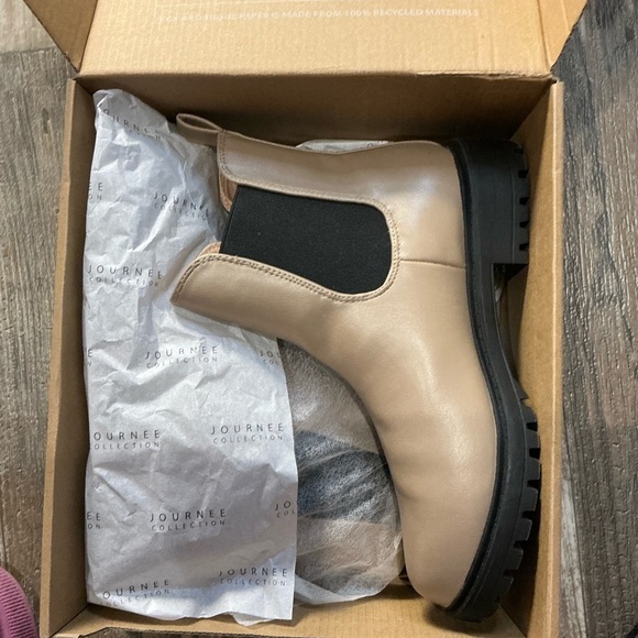 Women’s Tan Chelsea Boots Size 8 - Picture 9 of 12